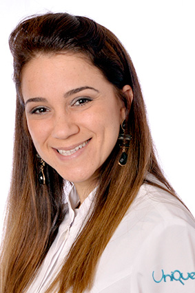 Dra. Alinne de Oliveira Cruz Grassi.